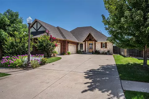10304 Sunset Ln, Oklahoma City, OK 73120