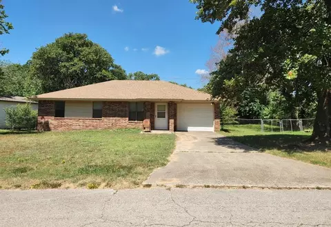 317 E St, Seminole, OK 74868