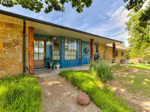 3708 Southwestern Dr, Edmond, OK 73034