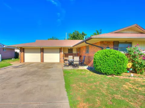 8004 S Hillcrest Dr, Oklahoma City, OK 73159