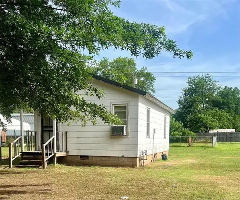 301 E 1st St, Stroud, OK 74079 photo 4