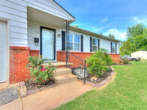 528 E Hill Dr, Guthrie, OK 73044