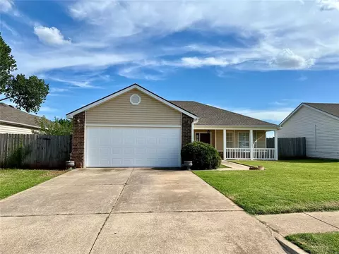 1020 Pinecrest St, Norman, OK 73071 photo 2