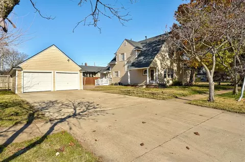 129 E Acres St, Norman, OK 73069 photo 4