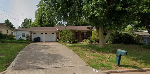 113 Belmont Dr, Chickasha, OK 73018