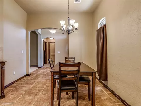 2517 SE 12th St, Moore, OK 73160 photo 11