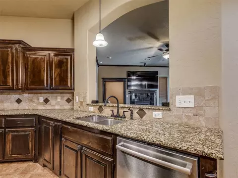 2517 SE 12th St, Moore, OK 73160 photo 10