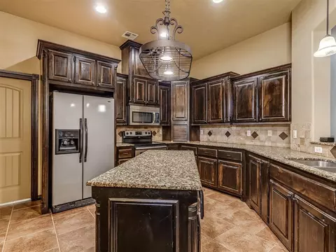 2517 SE 12th St, Moore, OK 73160 photo 8