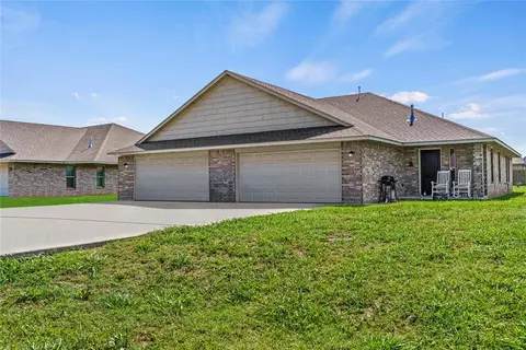 609 N Main St #609 & 611, Cashion, OK 73016