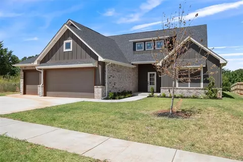 10405 Two Lakes Dr, Yukon, OK 73099