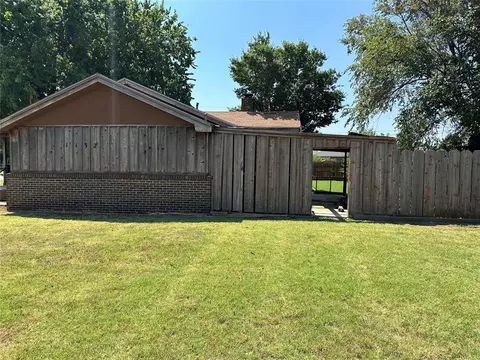 1132 Maple St, Altus, OK 73521 photo 23