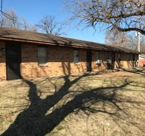 219 S 4th St, Noble, OK 73068