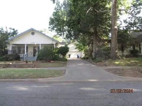 1105 W Florida Ave, Chickasha, OK 73018