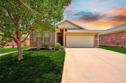 18520 Rastro Dr, Edmond, OK 73012