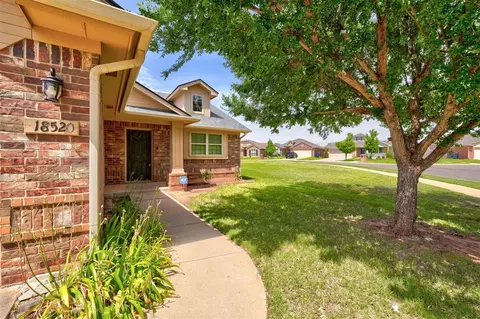 18520 Abierto Dr, Edmond, OK 73012