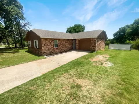 560 Oak Park Dr, Choctaw, OK 73020