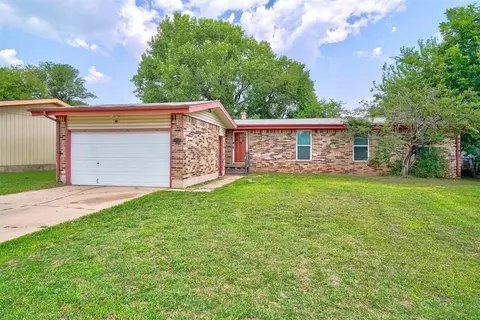 2309 Memphis Dr, Norman, OK 73071