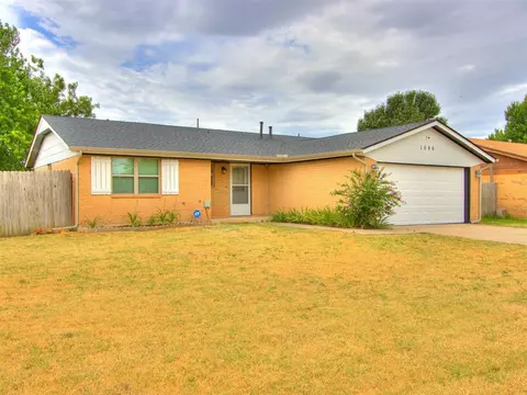 1086 Cumberland Mansion, Yukon, OK 73099