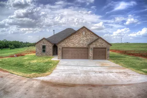 2434 Canyon Cir, Blanchard, OK 73010
