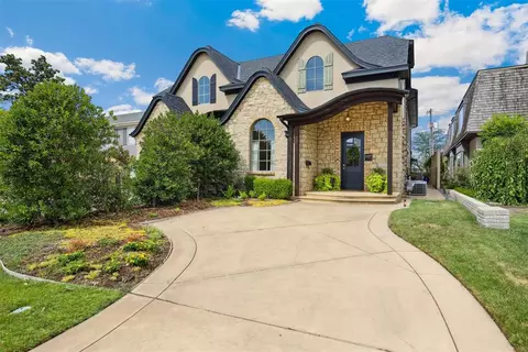 6509 Avondale Dr #B, Nichols Hills, OK 73116