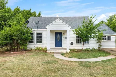 1228 S 14th St, Chickasha, OK 73018