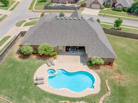 1301 NW 187th St, Edmond, OK 73012