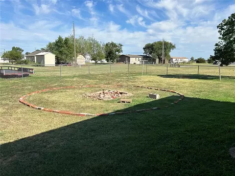115 S 12th St, Thomas, OK 73669 photo 16