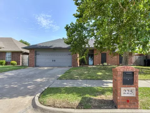 225 Cypress Dr, Oklahoma City, OK 73170