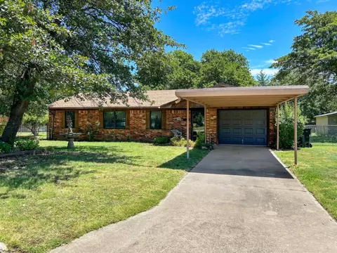 122 W Cool Springs Rd, Rush Springs, OK 73082