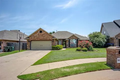1972 Tall Grass Cir, Edmond, OK 73012