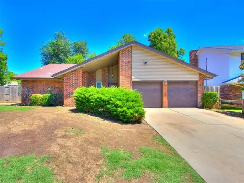 321 Candy Lane Cir, Yukon, OK 73099