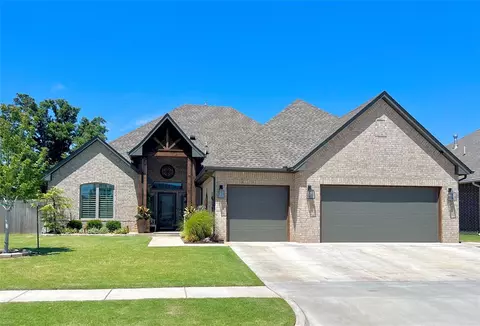 4809 Hambletonian Ln, Mustang, OK 73064