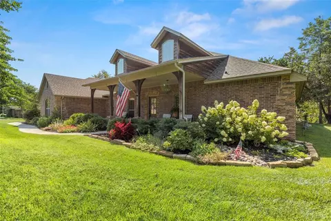1304 Stone Canyon Cir, Edmond, OK 73034