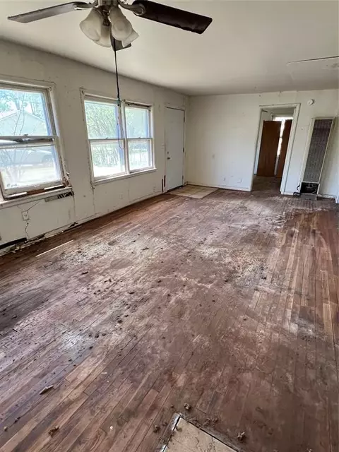 704 E Grant St, Shawnee, OK 74801 photo 6