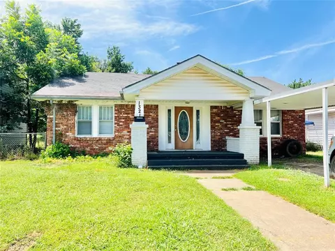 1321 W Arkansas Ave, Chickasha, OK 73018