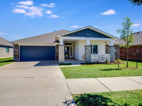 18708 Vivo Dr, Edmond, OK 73012