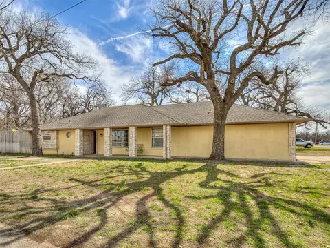 6820 NW 31st St, Bethany, OK 73008