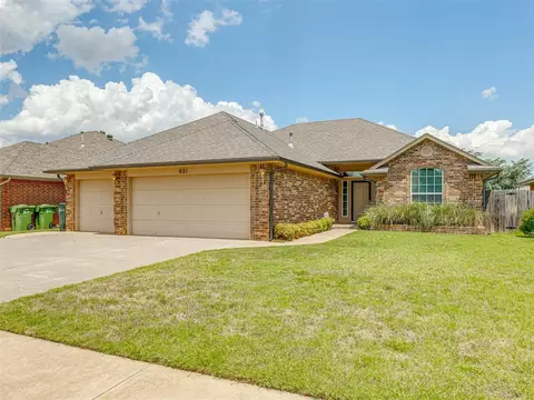 621 Eastridge Dr, Yukon, OK 73099