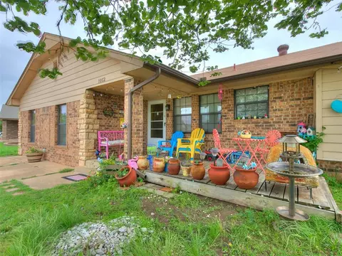 1012 Eagle Dr, Moore, OK 73160