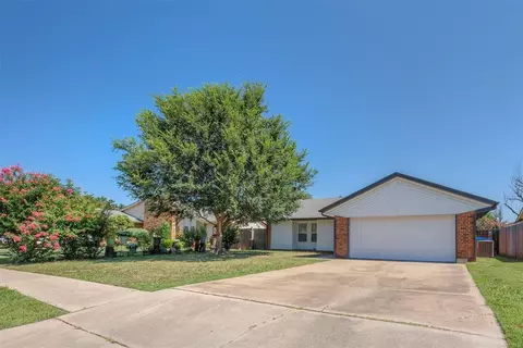 213 Falcon Ct, Norman, OK 73069 photo 2
