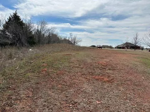 5624 Strait Dr, Oklahoma City, OK 73121