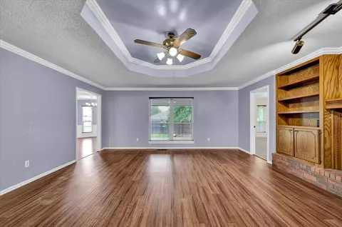 716 Cactus Ct, Yukon, OK 73099