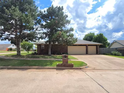 11809 Shroyer Dr, Moore, OK 73170 photo 3