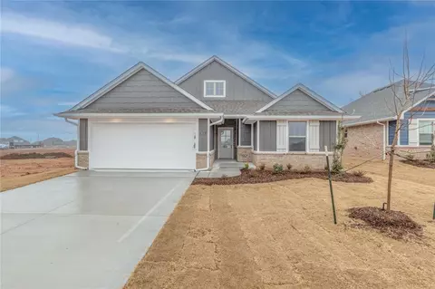 3112 Warwick Way, Moore, OK 73160 photo 2