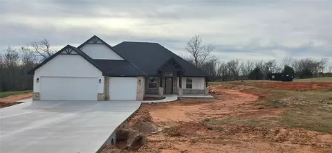 2445 Canyon Cir, Blanchard, OK 73010