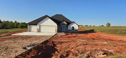 2434 Raven Cir, Blanchard, OK 73010