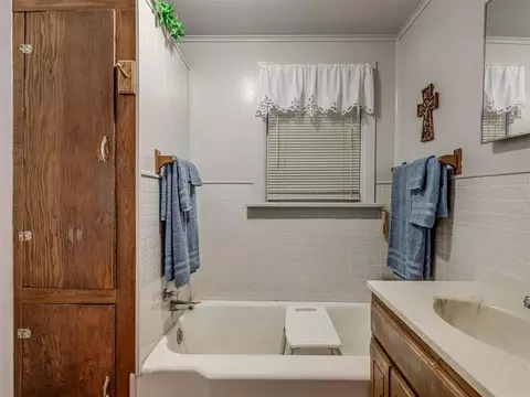 323 E Main St, Stroud, OK 74079 photo 23