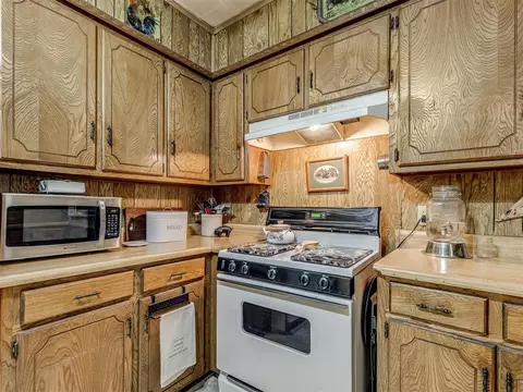 323 E Main St, Stroud, OK 74079 photo 13