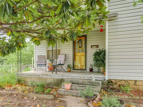 323 E Main St, Stroud, OK 74079 photo 4