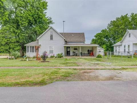 323 E Main St, Stroud, OK 74079 photo 6